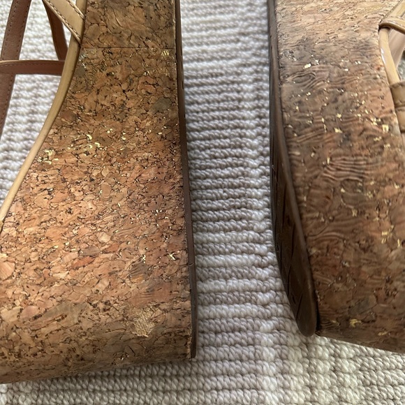 Kate Spade Tan Neutral Patent Leather Strappy Cork Wedges Size 8M - Picture 6 of 7